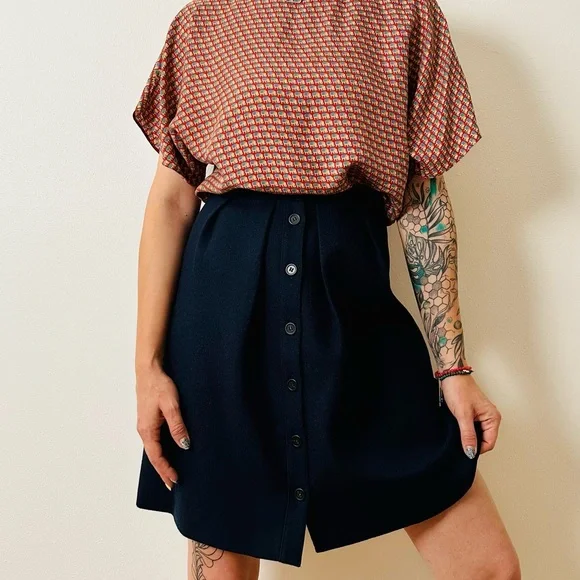 J. Crew flair button down navy skirt 100% wool - Picture 2 of 8